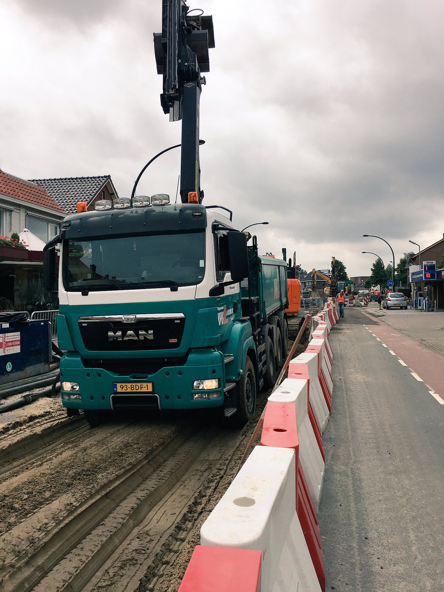 Ook in de bouwvak op volle kracht door ! @Deurningerstr <a href="/gemeentehengelo/">Gemeente Hengelo</a> Trots op onze betrokken medewerkers !! 👍