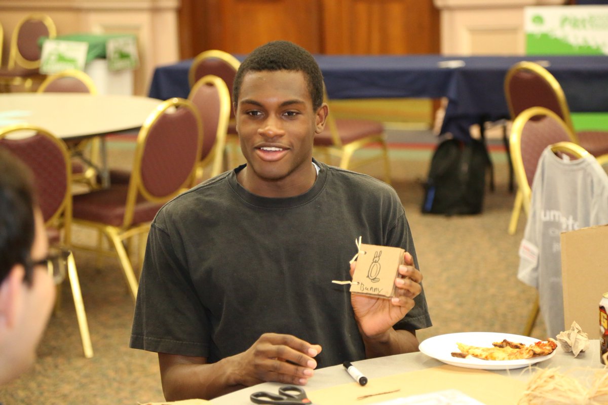 PittStudents's tweet image. Thank you to everyone that stopped by the @PittServes SCEC Service Fair today! #PittCares #PittNow