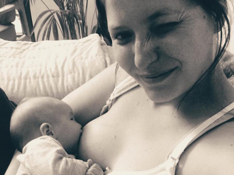 PHOTOS. Des selfies de tétées pour soutenir l'allaitement ebx.sh/2aq2SkW