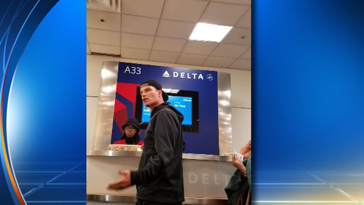 WATCH: @vanillaice goes off on profane rant after missing flight to concert bit.ly/2aOhcaK?utm_me… https://t.co/ZkaN7bjIyH