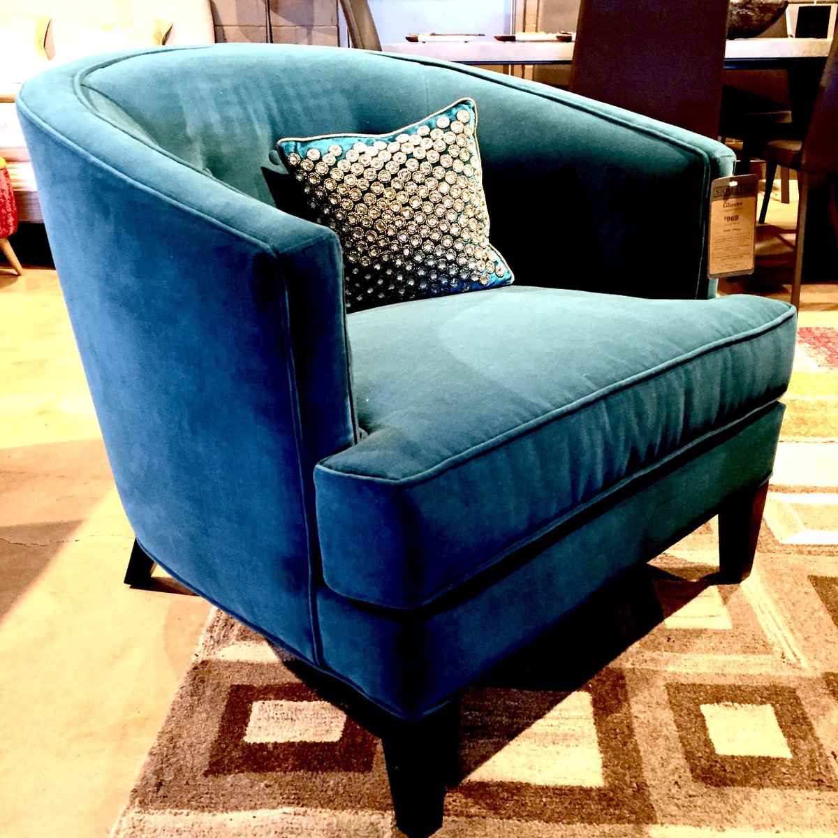Solid_Austin's tweet photo. The Glover. #customfurniture #madeinusa #youngerfurniture #austinfurniture #Shoplocalatx #SOLIDshowroom #Solid5e https://t.co/5P1ebVnesR