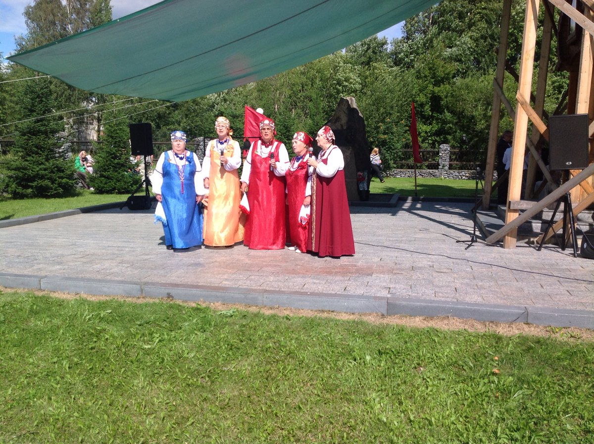 Brand_Sofi's tweet photo. Today visit to Russian Karelia #lahdenpohja #årsdag #musik #tal #konstutställning #klockspelning #crossborderregion https://t.co/jEE7VuQZ3p