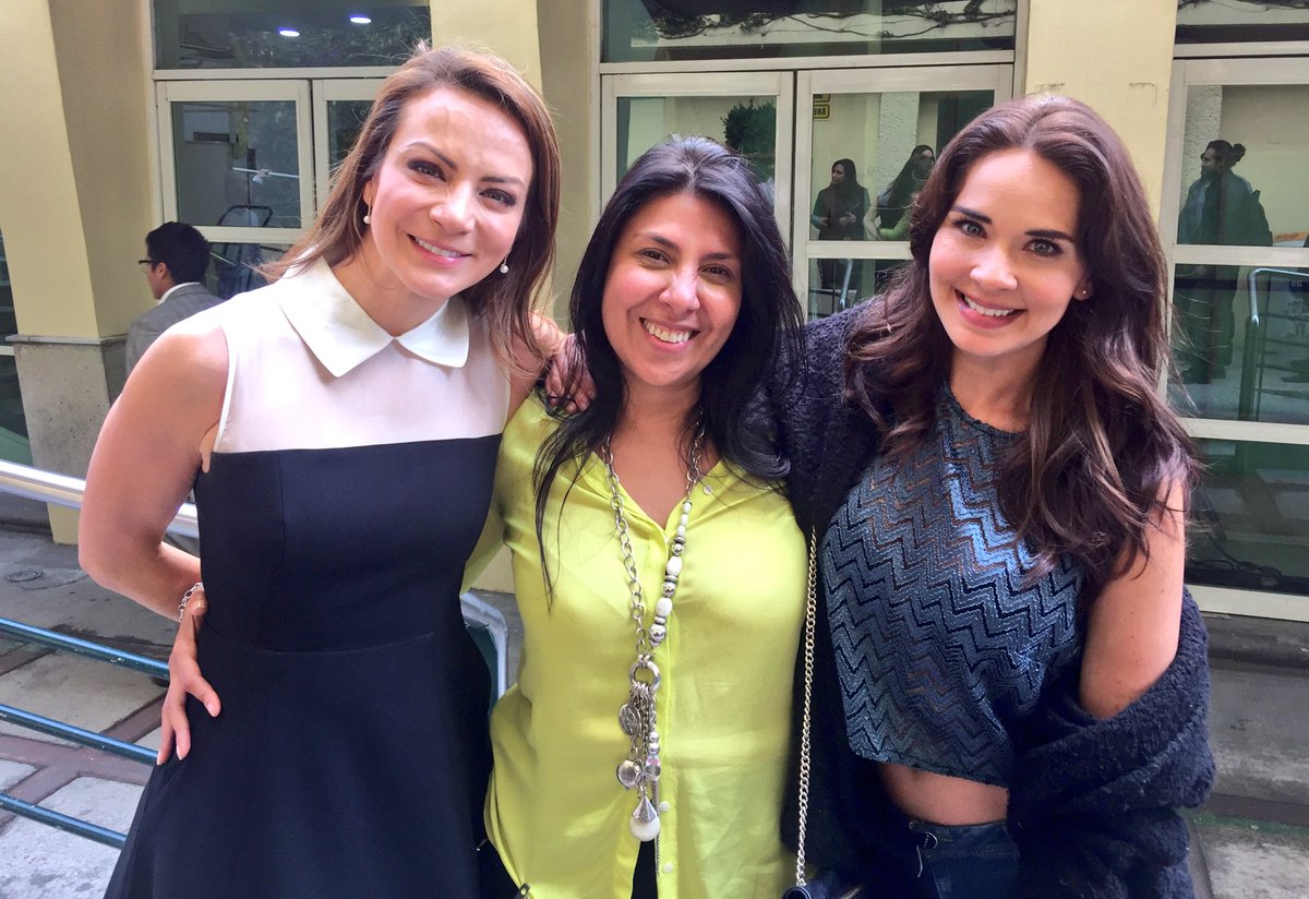 giselleglztv's tweet photo. Con 2 grandes protagonistas! @adriana_louvier #YoNoCreoEnLosHombres y @silvnavarro #LaCandidata Las quiero! https://t.co/6azkrd5N4E