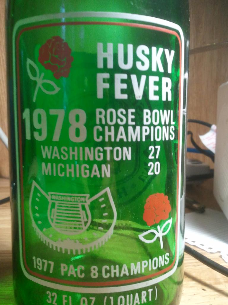 Evergreendabber's tweet photo. Cool find..  @UW #1978 #RoseBowl #Huskies #UDub https://t.co/mNEEoQtF7r