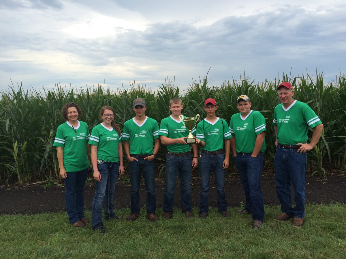 nciacrops's tweet photo. Congrats @ClaytonCrops for placing 1st & 3rd at ISU #scoutcomp16 @ISUFieldLab. These are sharp future #agronomists https://t.co/Ux5LGh0p91