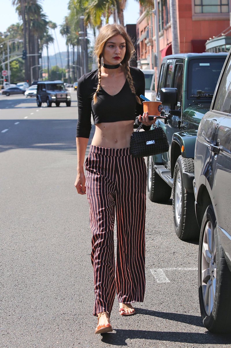 GigiHadidStyles's tweet photo. Gigi out in Beverly Hills ❤️ https://t.co/yM0D5EqzYb