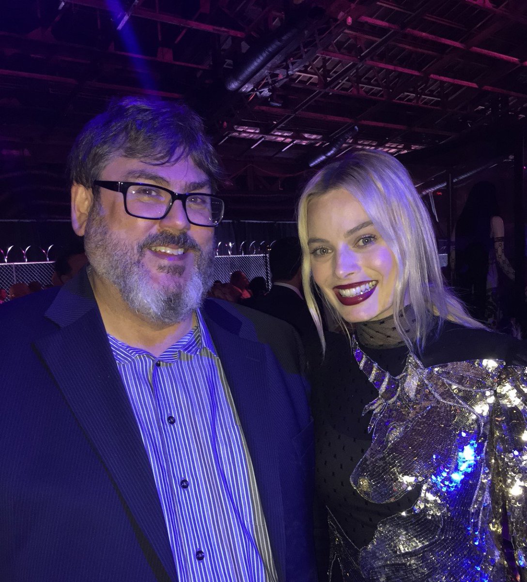 DCOfficial's tweet photo. Oh hiya, puddin'! Harley Quinn co-creator @Paul_Dini and #SuicideSquad Harley @MargotRobbie met at the NYC premiere! https://t.co/MexKdXRroQ