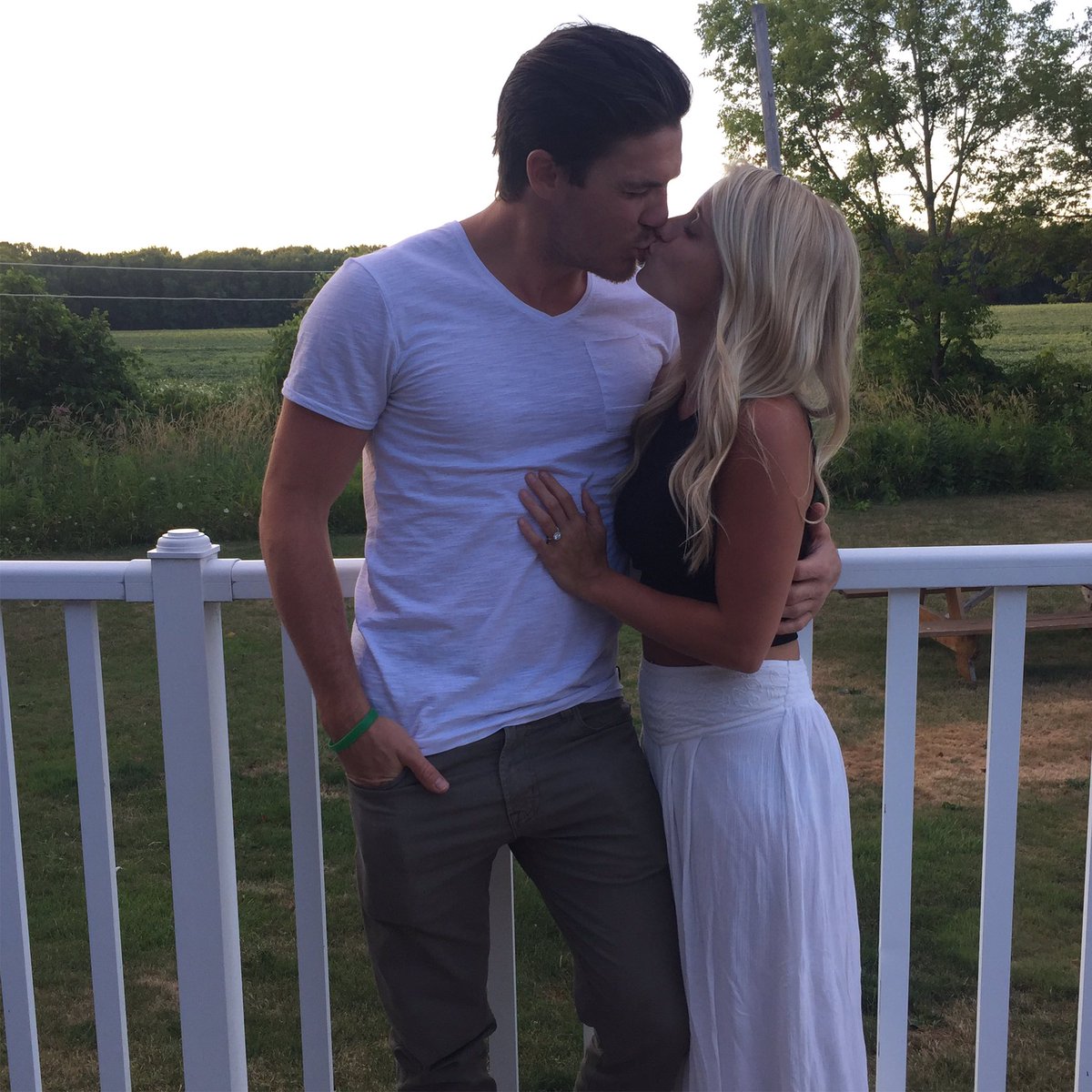 Andrew Shaw On Twitter Finally Did It Guys Getting Married To This Beautiful Girl Chaunetteb