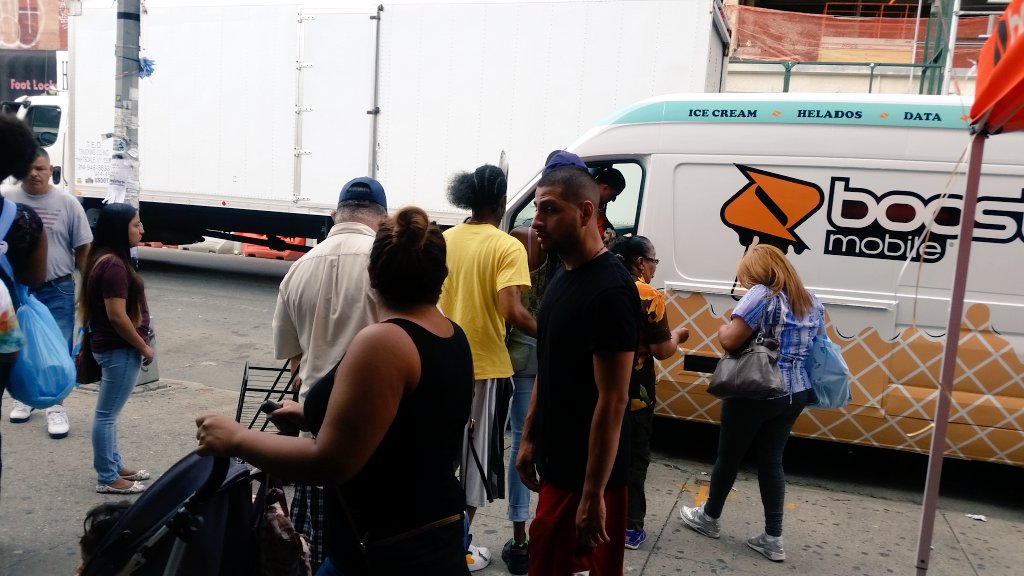Boost_IAli's tweet photo. They are lining up for our sweet dealz here @G&amp;M Mobile 398 Knickerbocker Ave Brooklyn..check us out until 5:30 p.m. https://t.co/mvUp9n0rRY