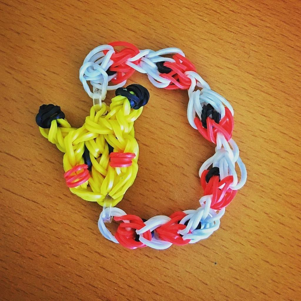 dre_dzv's tweet photo. When you Pokemon Go, accessorize. https://t.co/fs0c0uCFG5 https://t.co/fu21nKZhZM