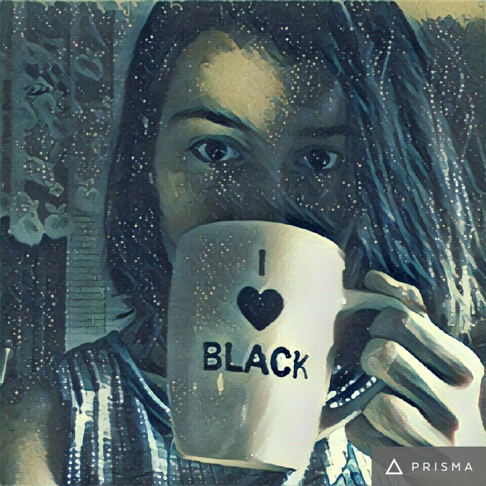 Blue_Berry_Pie_'s tweet photo. My fav cup of tea🍶🍵🍷 #tea #prisma #black #lover https://t.co/LxOHHybTjS
