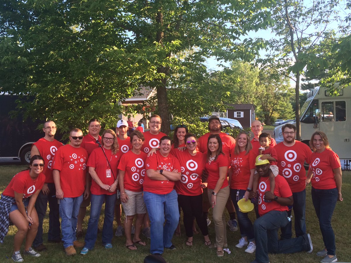 #D438nationalnightout #TARGET @SelenaAlbino <a href="/MicheleErickso9/">Michele Erickson</a> <a href="/E23Braemer/">Elijah Braemer</a> <a href="/KCamps327/">Kristin Gogas</a>