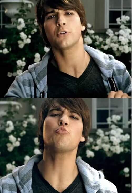Rusherina_'s tweet photo. #JamesOldPhotoTuesday @jamesmaslow do you remember "til I forget about you"?😙😘
#comebackBTR https://t.co/1aawEJiUV2
