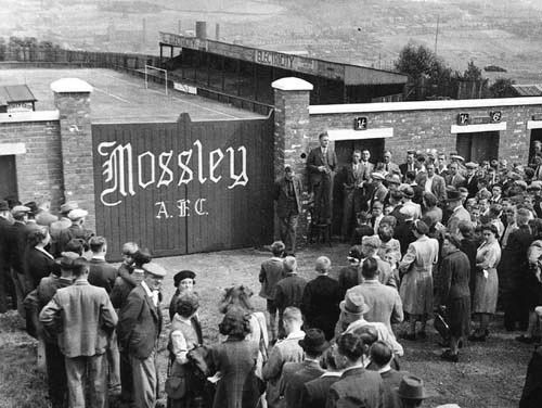 AshtonUnitedFC's tweet photo. NEXT UP... who's going?
⚽️ @Mossleyfc (A)
📅 This Saturday (6th Aug)
⏰ 3pm KO
📍 Seel Park, OL5 0ES
📱 #LastFriendly https://t.co/cFRKpPRWaq