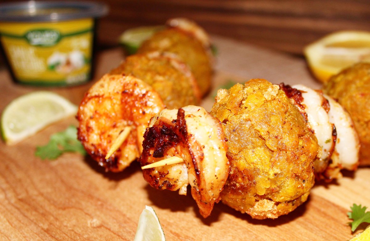 Yours_artisan's tweet photo. Pinchos de camarones y mofongo 😋😳
-
Camarones hechos con nuestra mantequilla de Garlic &amp; Herbs 😜 https://t.co/rQEyH7bYGJ