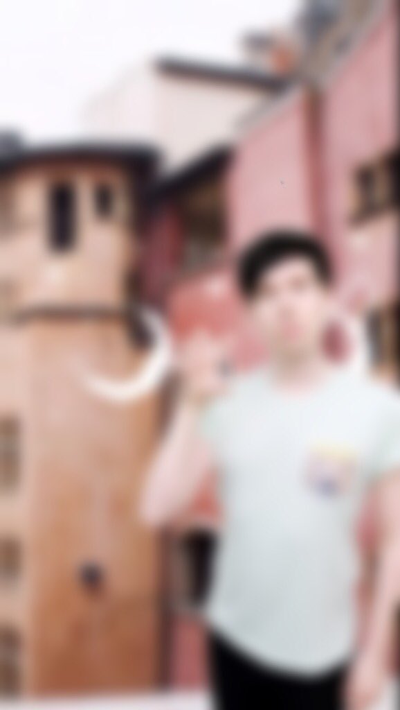 phanslockscreen tweet picture