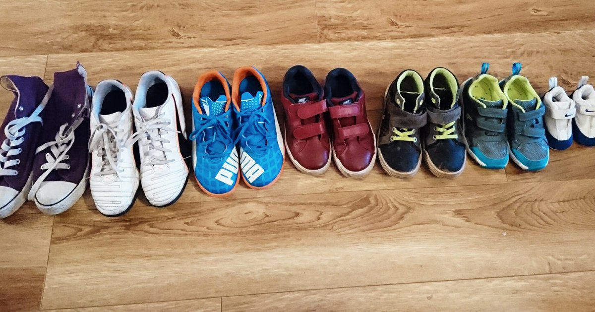 jenhoganjourno's tweet photo. No #shoes left for me to live in. They're all in use! 😂 #lotsofchildren #kidsshoes #mamatude https://t.co/DtPETyBUae
