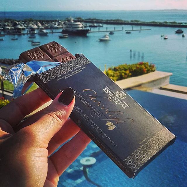 essentialbrasil's tweet photo. Melhor ainda é desfrutar desta delícia nesse cenário paradisíaco #salvador #chocolift https://t.co/jWXOK38cn1