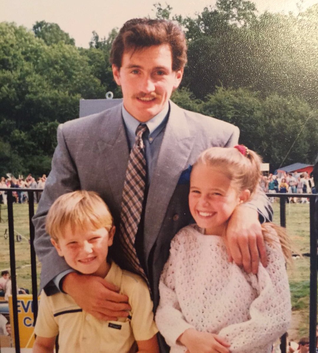 RYeatman's tweet photo. @ClonesCyclone Found this old picture of my sister and I from mid 1980s. Pleasure to meet you! #boxing #legend https://t.co/4zBoDK6Tdi
