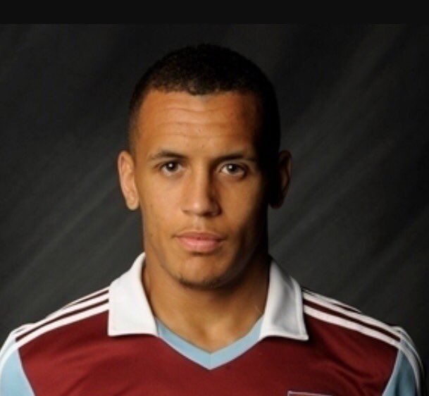 AVFCOfficail's tweet photo. MORRISON SIGNS: Classy midfielder joins on 4 year deal from Lazio #WelcomeRavel #AVFC https://t.co/3BC5srwt4z