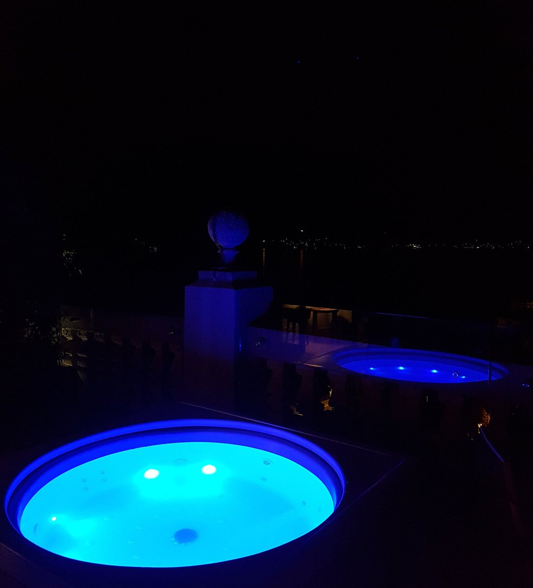 MauroIcardi's tweet photo. Neri come la Notte, Azzurri come il Cielo e D'oro come le Stelle 🔵⚫ #PazzaInter #PazziComeMe #MI9 #amala https://t.co/49r0UxTC93