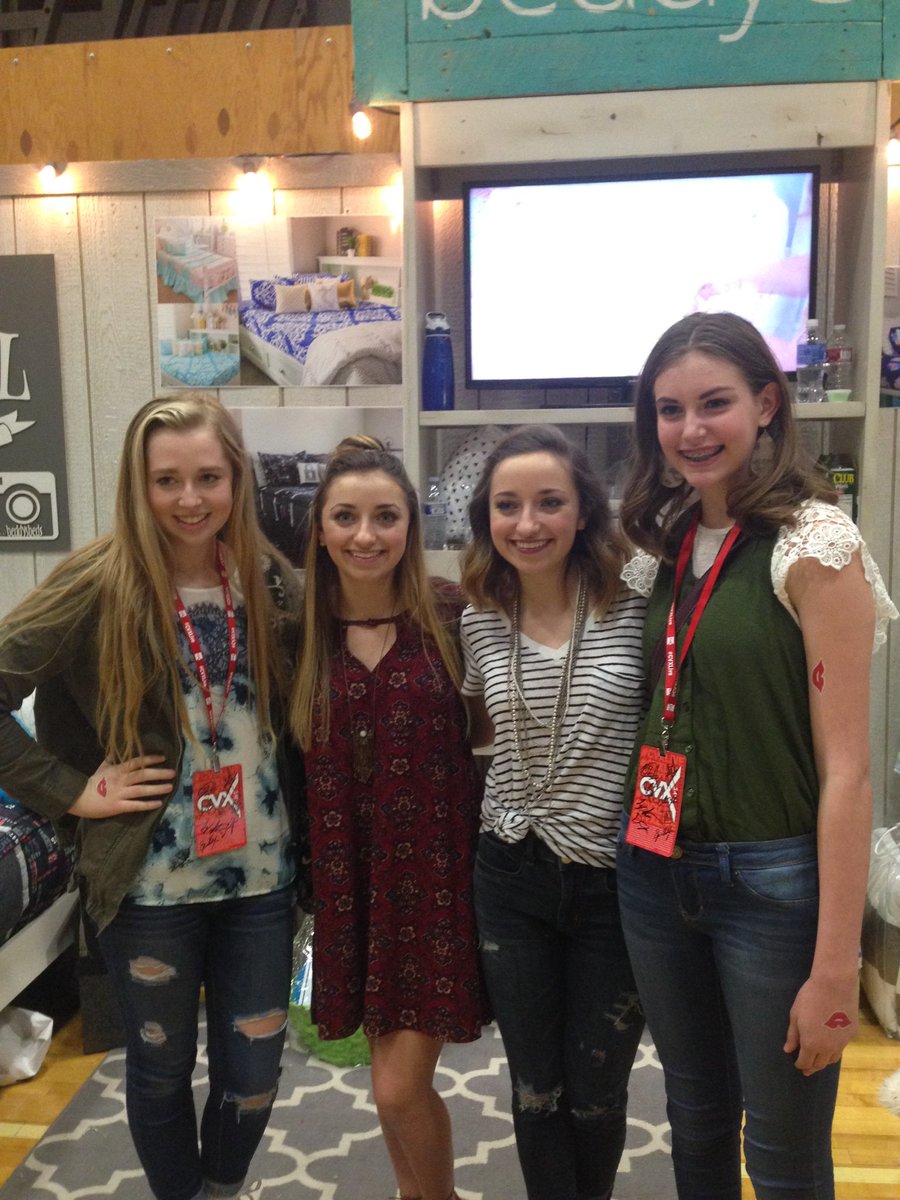 MbNBjE's tweet photo. already planning for CVXLive and getting excited...it's in June 2017 buuuut @BrookAndBailey https://t.co/NVXnRZO654