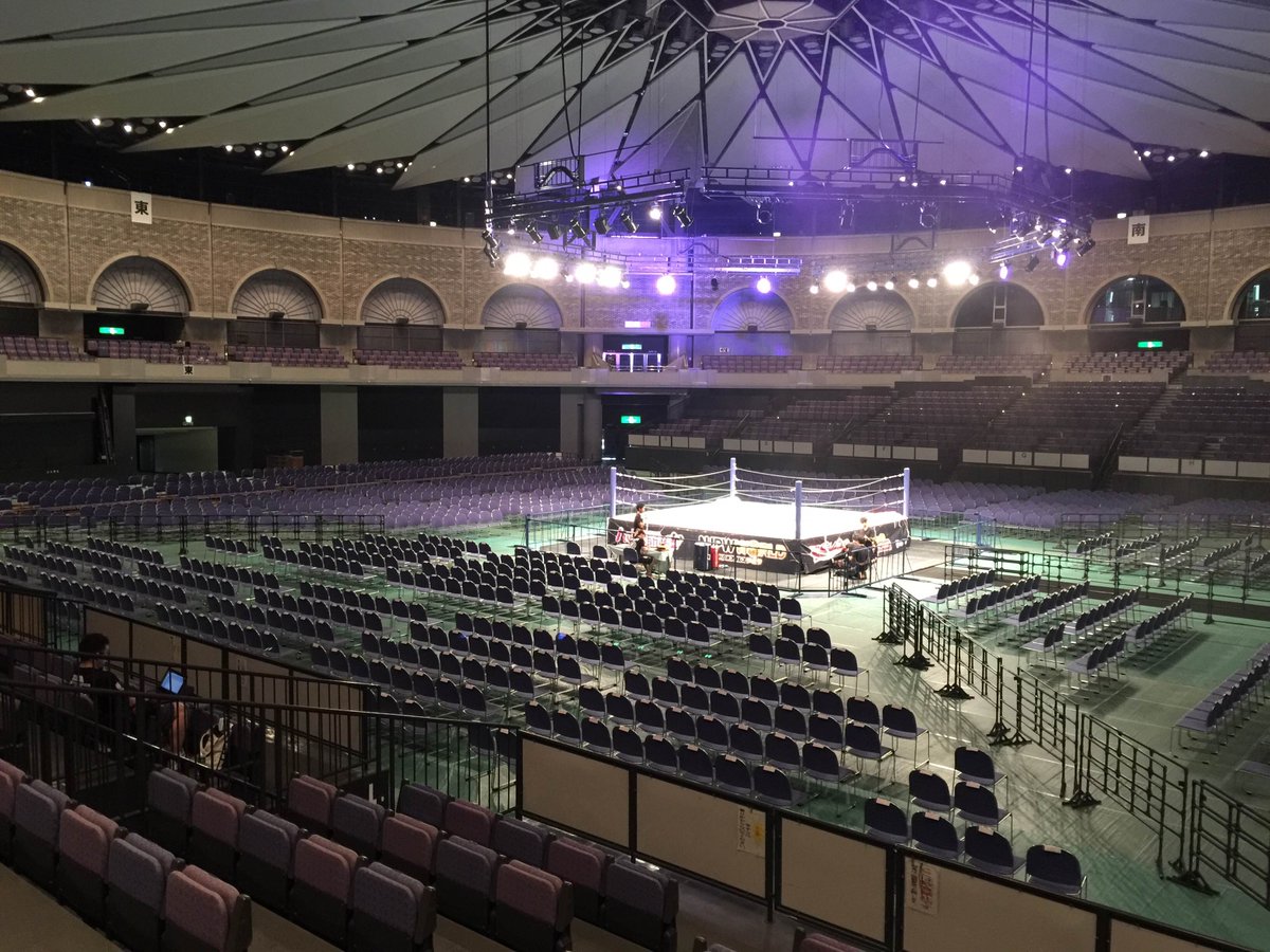 Twitter 上的 新日本プロレスリング株式会社営業部 本日開催 鹿児島アリーナでは現在会場設営が進行中です 当日券はこの後15 00より販売致します 皆様のご来場を心よりお待ち申し上げております G126 Njpw T Co 8q4mstmw3h Twitter