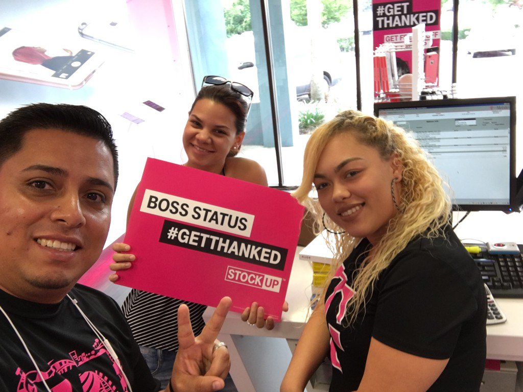 LadinoEdan's tweet photo. GP Mobile employees giving the best experience to our customers #ItsAllAboutMakingHappyCustomers https://t.co/cdZZg2QdHC