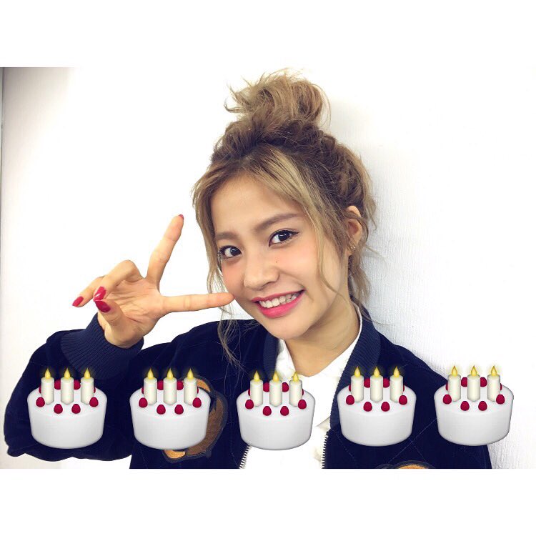 lol_hibiki_'s tweet photo. 無事誕生日迎えました🎂💓

みんなにお祝いしてもらって本当に幸せです😩💓
今日は1日中にやけながら過ごします👭💓にょほほ

今年も頑張りますので
これからもよろしくお願いします☺︎💓

https://t.co/nxD5fTEaWm https://t.co/WXbiWPHDXS