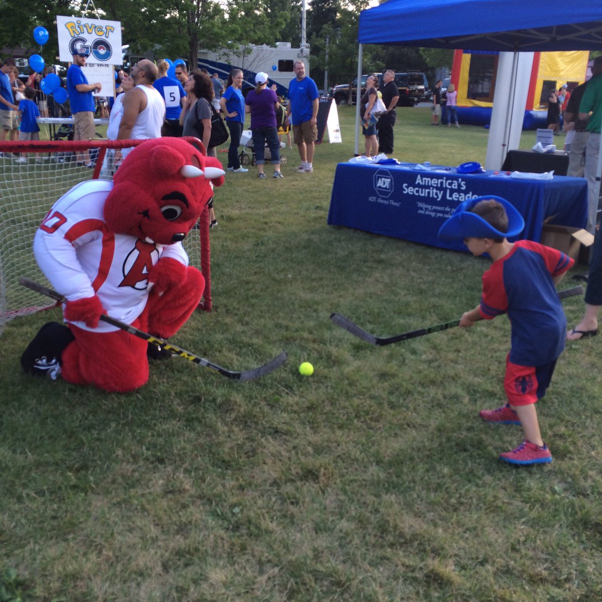 AlbanyDevils's tweet photo. .@DevilDawg10 is hanging out in Guilderland tonight as part of #NationalNightOut. Come say hi!!! #UnitedInRed https://t.co/Fjs5qgMXCA