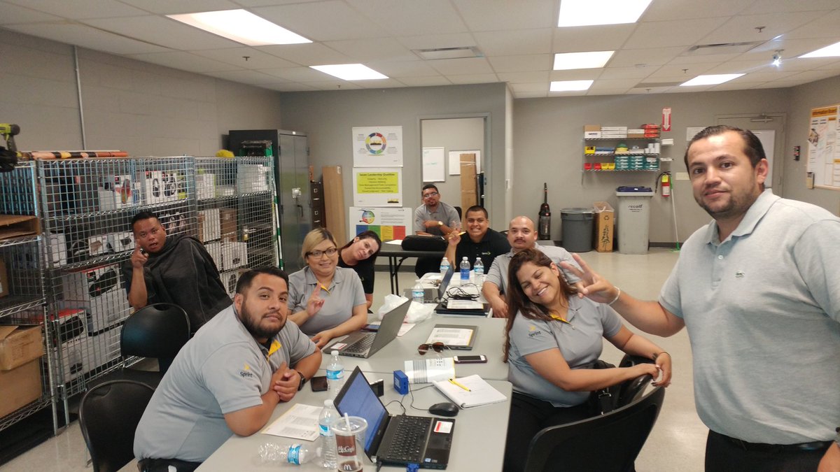 BoostShield_PCR's tweet photo. @SprintFlores #Thanks for having me at your #Mambas district meeting. #SupportUsSupportYou #ProtectionLift @blee01 https://t.co/YCCaOuhMR5