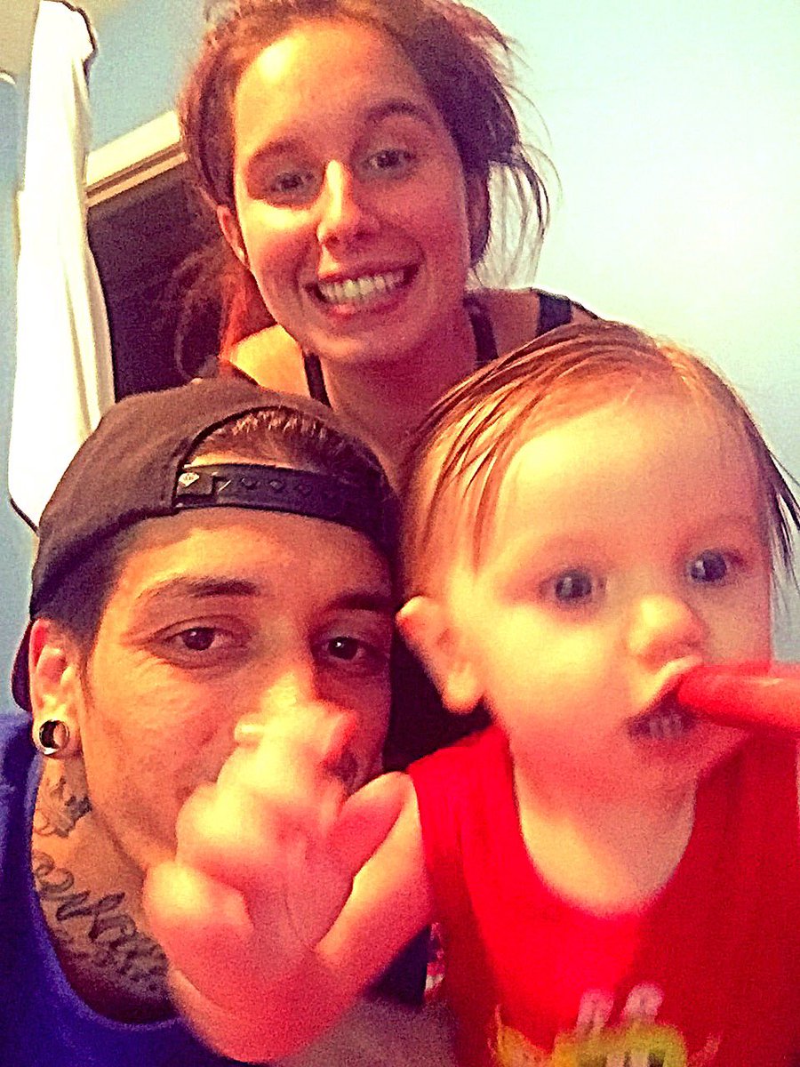 thatssomeshit1's tweet photo. My fam https://t.co/wvSqhjmLVf