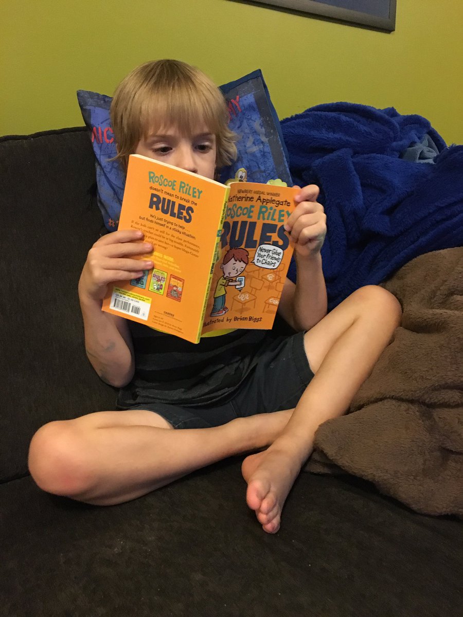 EmWantsACookie's tweet photo. Reading some #RoscoeRileyRules on the eve of a new school year. #EakinProud #FirstGrader https://t.co/o4sDM9kTsq