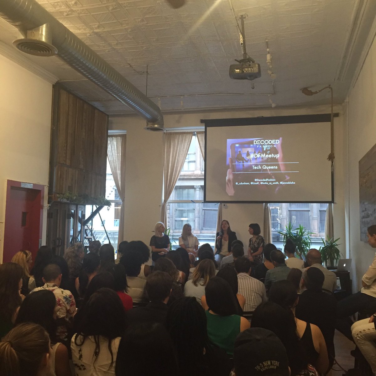 LOLIbeauty's tweet photo. #TechQueens @DecodedFashion #DFMeetup https://t.co/YUqq6fv1JO
