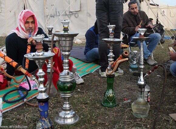 tv_wesaal's tweet photo. الصورة الأولى :
أتراك في الميادين لحفظ وطنهم من الانقلاب
الصورة الثانية :
شيعة البحرين في الدوار لبيع وطنهم لإيران
. https://t.co/0Vw8Ufazvu