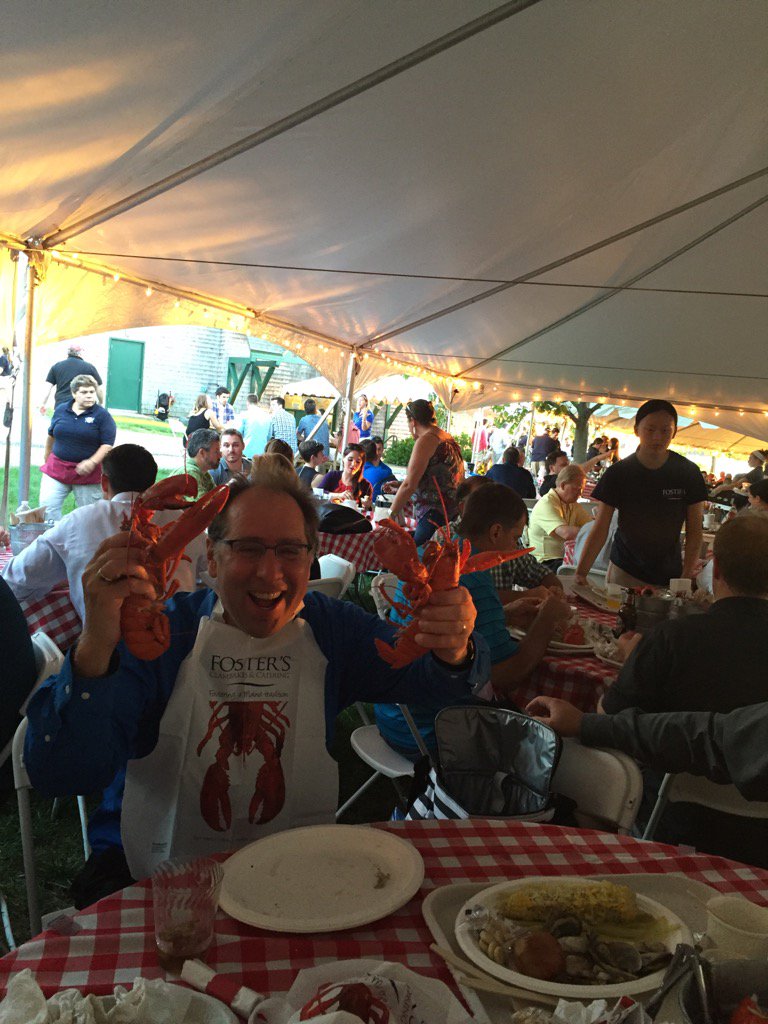 hewy2630's tweet photo. .@StevenJBurke where do the lobster bones go when you are done!!!
#cloudscape2016 https://t.co/yndB7cofQQ