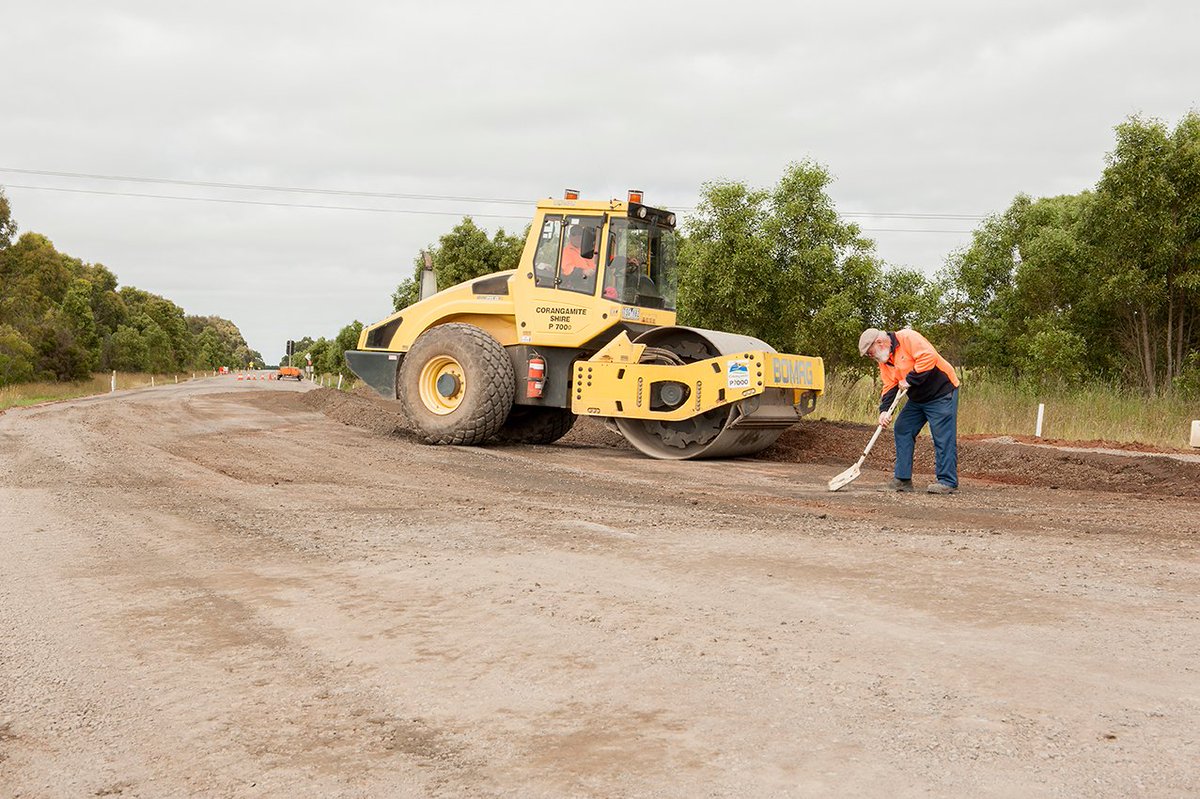 CorangamiteSC's tweet image. Road maintenance work @CorangamiteSC #YourRatesAtWork #localgov
