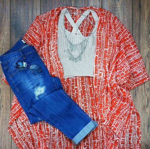 Compramas1's tweet image. Jeans rotos, top básico y kimono #NORDSTROM #COMPRAMOSPORTI y/o #ENVIAMOSTUSCOMPRAS a tu dirección en Colombia.