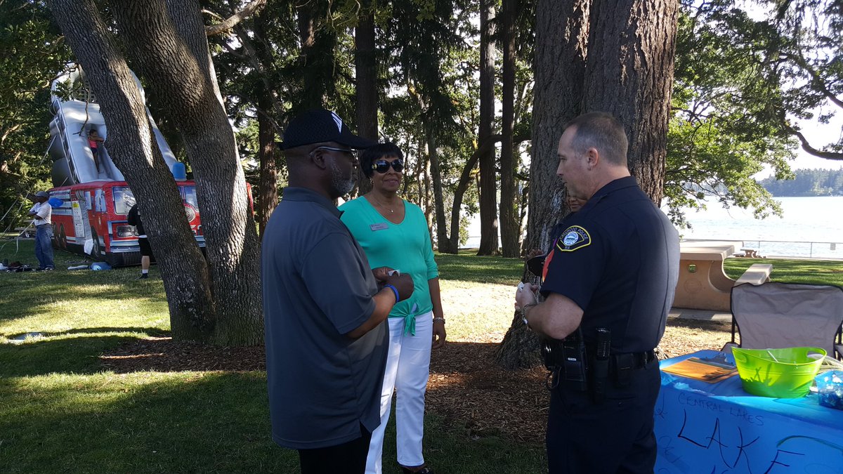 Lakewood (WA) Police (LakewoodPD) Twitter