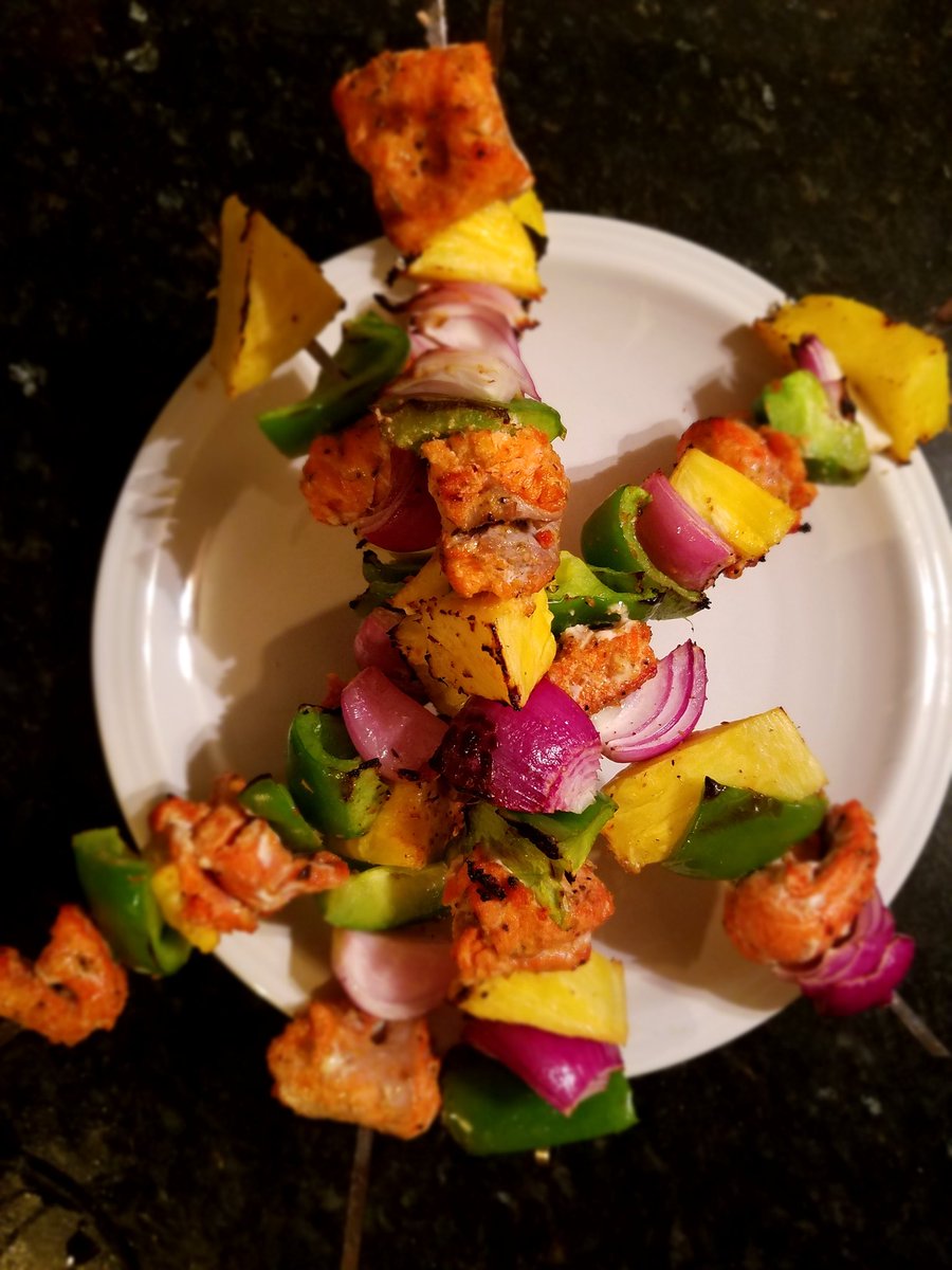 kelspalate's tweet photo. Caribbean Style Salmon Kebabs #salmon #pinapples #greenpeppers #redonions #cajunseasoning #foodporn #kelspalet https://t.co/7cqlN7XHIJ