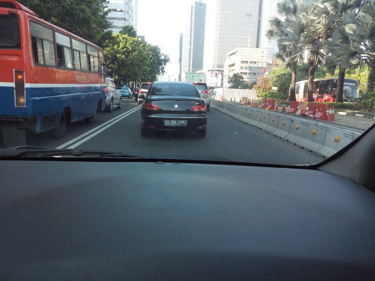 monthel_'s tweet photo. Masih blm tegas petugas dilapangan utk peraturan ganjil genap @TMCPoldaMetro @RadioElshinta https://t.co/eRdZBpQQDM