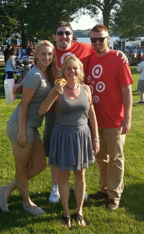 jmyertarget's tweet photo. T-1235 crew at NNO in Hudson! #targetNNO https://t.co/QHxatyqeau