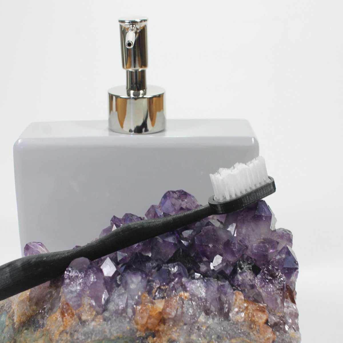 cliquemint's tweet photo. The #amethyst in #violet hues. #essentials #morning #elegance #quartz #jewerly #jewerlydesign https://t.co/3F0p1lOccg