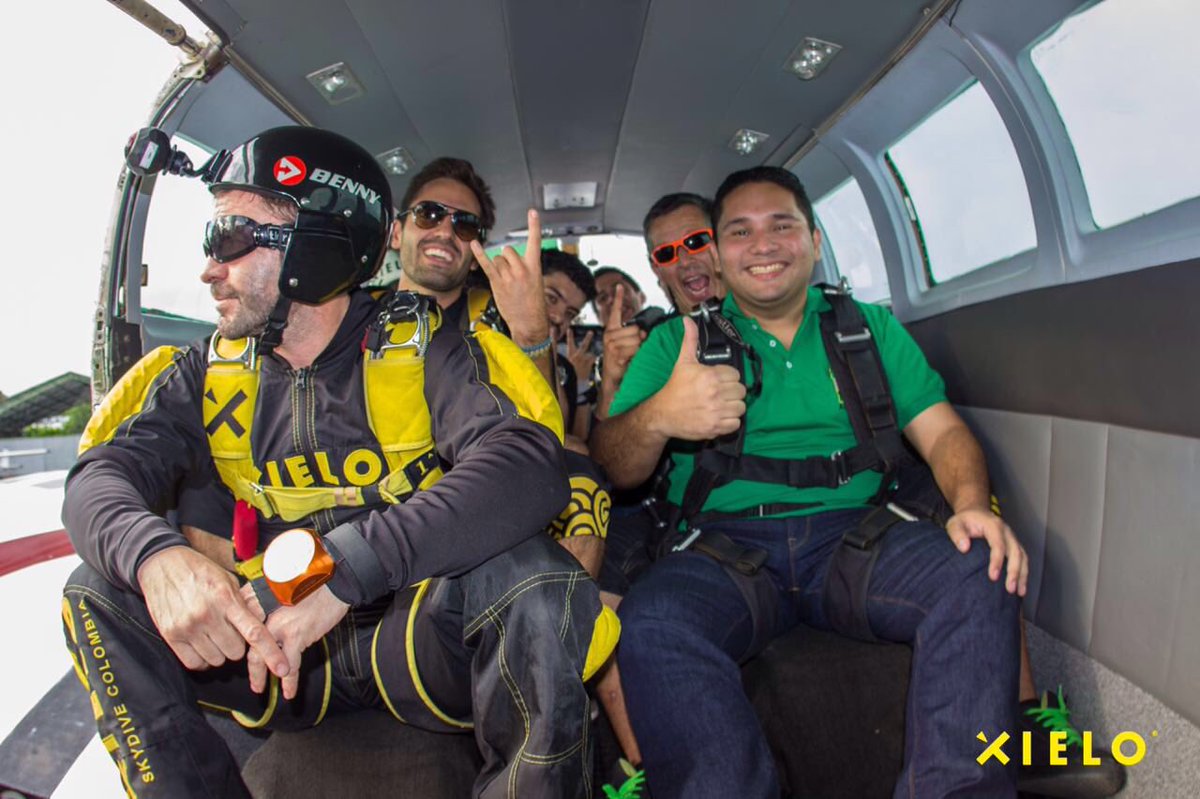 ¿Qué tal nuestros invitados? <a href="/PirryTv/">RippIe</a> y el alcalde #Flandes Juan Pablo Suárez saltaron con nosotros #SaltaConXielo