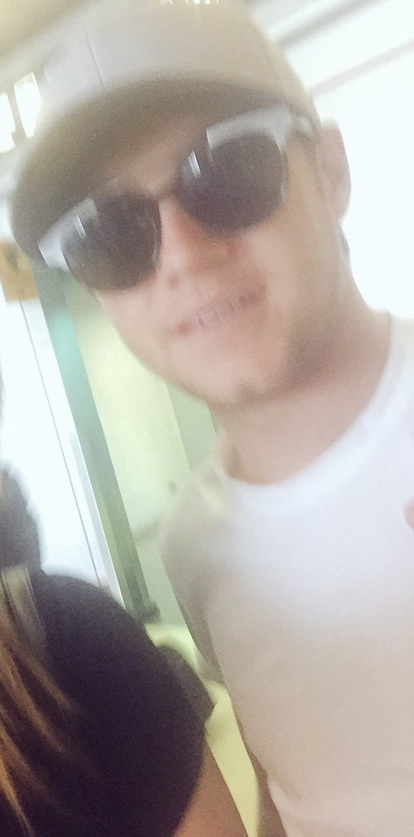 desativafo's tweet photo. se tem uma coisa que me deixa impressionada essa coisa é Niall Horan 🌸 https://t.co/NEQJdIAsJs