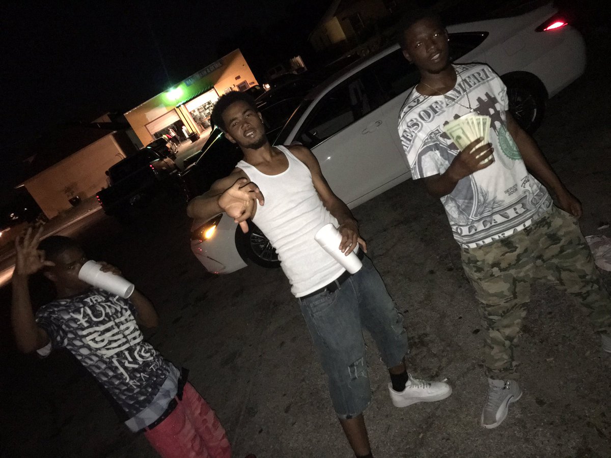 tre_000's tweet photo. Fly Shit wit da bros https://t.co/rg9M34hqJ4