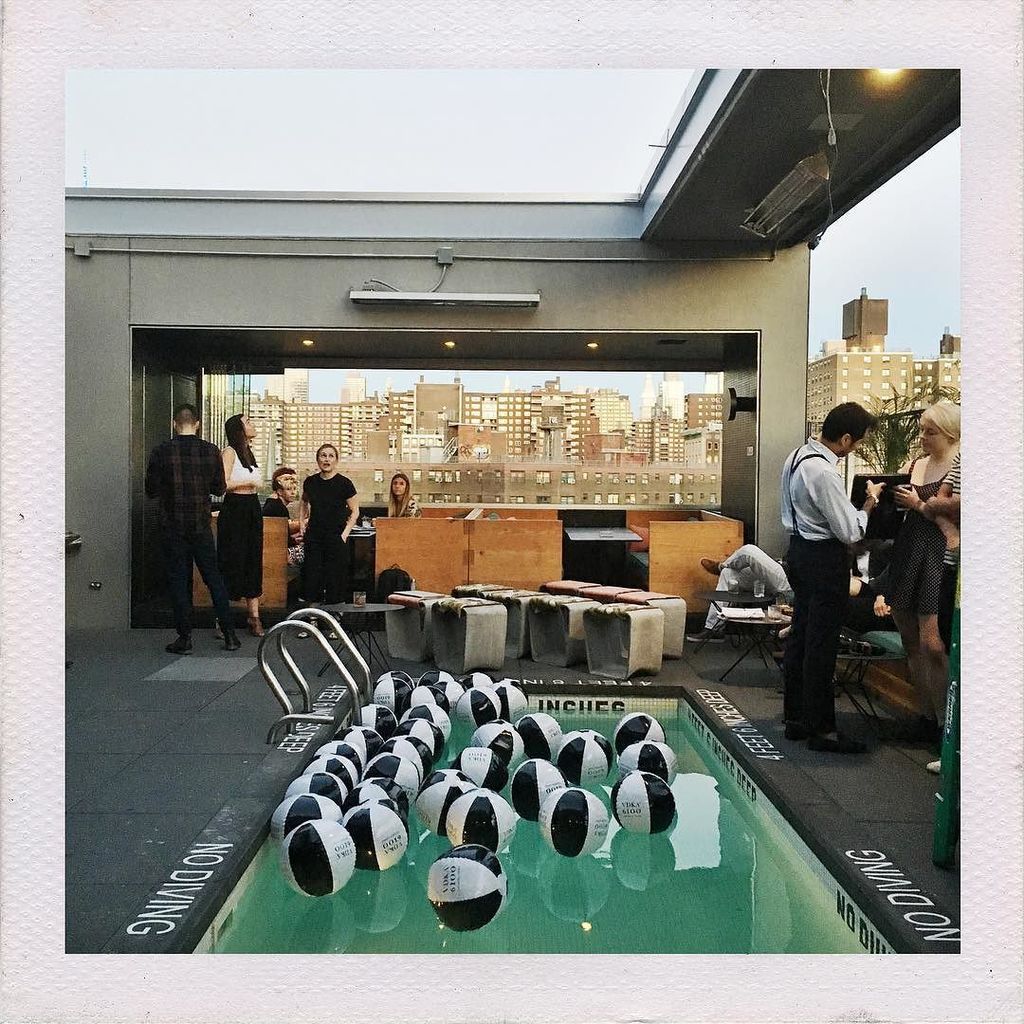 VAJIAJIA's tweet photo. #DiveInMovieNight 📽 @hotelamericano https://t.co/O36LGbIZeH https://t.co/oqZIIul3AZ