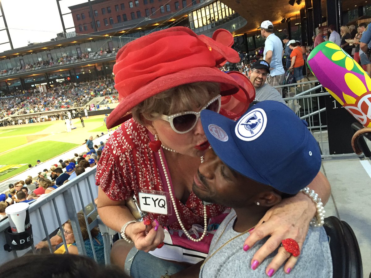 susanmaus's tweet photo. Gert the Flirt strikes @StPaulSaints https://t.co/fjnf82b7qk