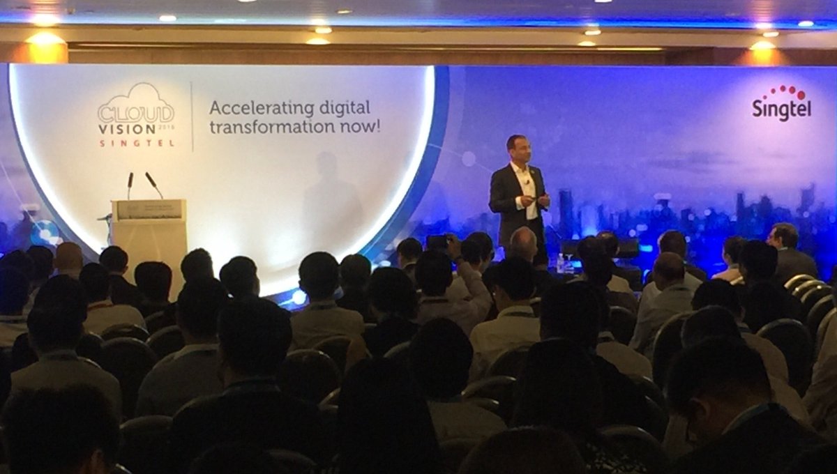 cloudvision2016's tweet image. VP, Cloud Business @sandipgupta1 delivering his address on Accelerating Digital Transformation  #cloudvision2016
