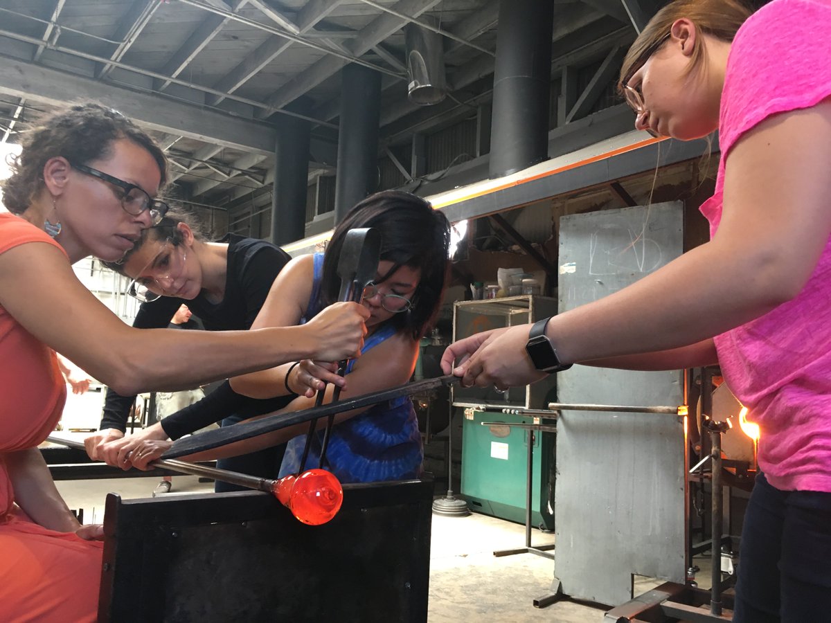 georgiatdavis's tweet image. Awesome team event at @publicglass. A team that makes glass together stays together! @udacity #introtoprogramming